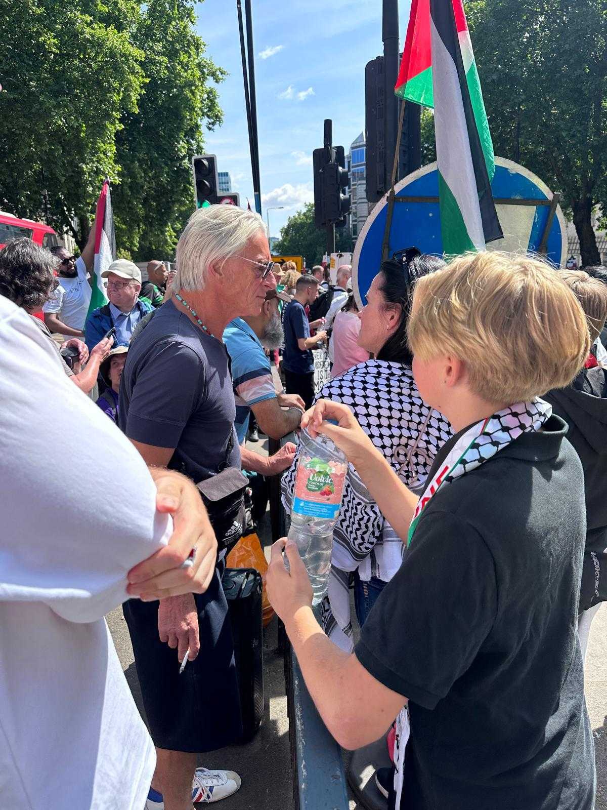 Paul Weller manifeste son soutien à Kneecap