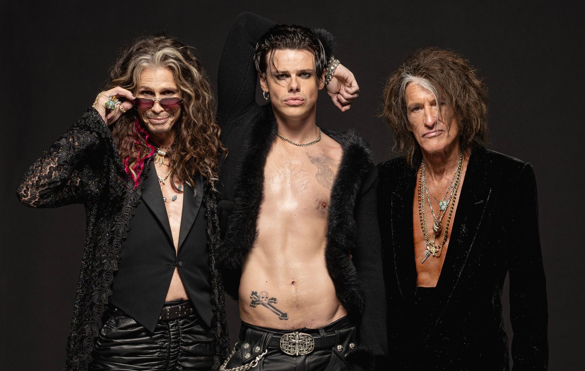 Yungblud avec Steven Tyler et Joe Perry d'Aerosmith